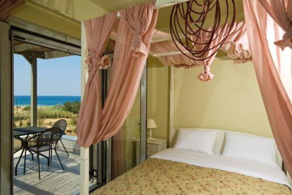 Aeolia Villas كاريستوس الغرفة الصورة